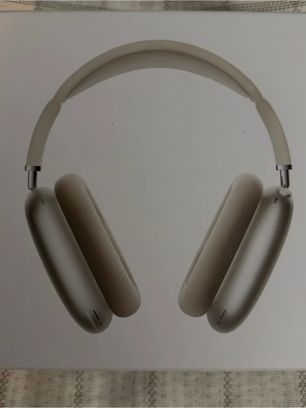 Apple AirPods Max Over-Ear Headphones - color :starlight- Brand New!